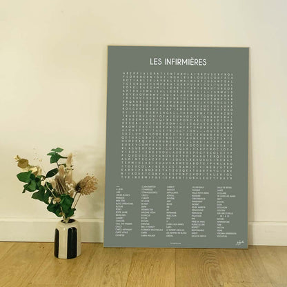 Affiche en bois Les Infirmières de la collection Les Mots Font Le Job, décoration murale pour cabinet infirmier fabriquée en France par By Zygottes.
