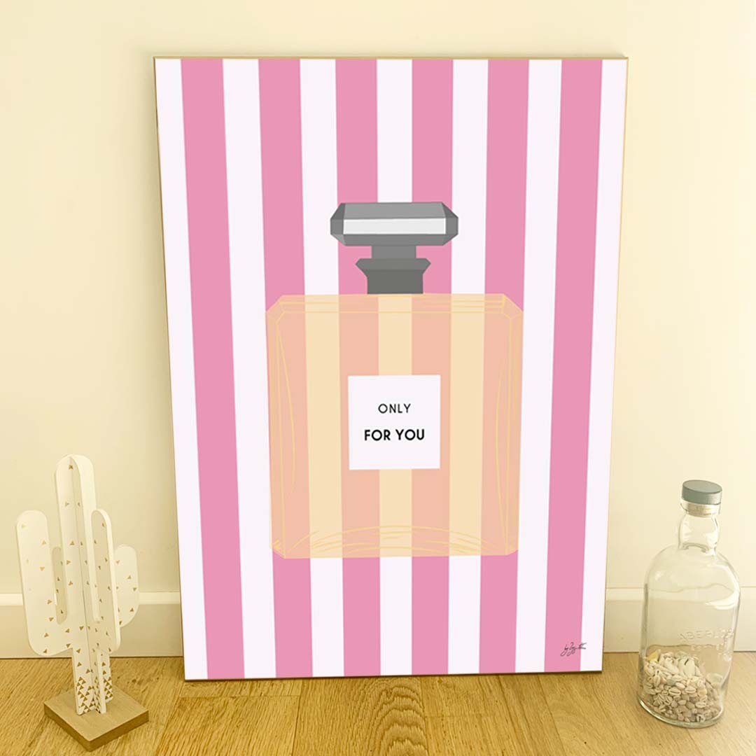 Affiche Parfum  – illustration féminine élégante pour décoration murale.