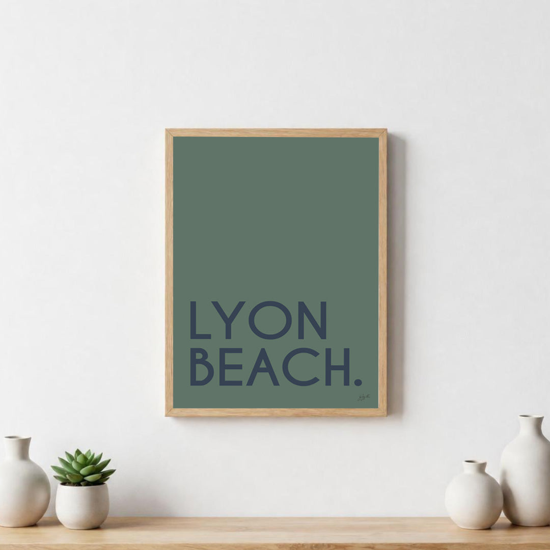 Affiche Ville Beach personnalisée avec nom de ville ou plage, décoration murale esprit bord de mer fabriquée en France.
