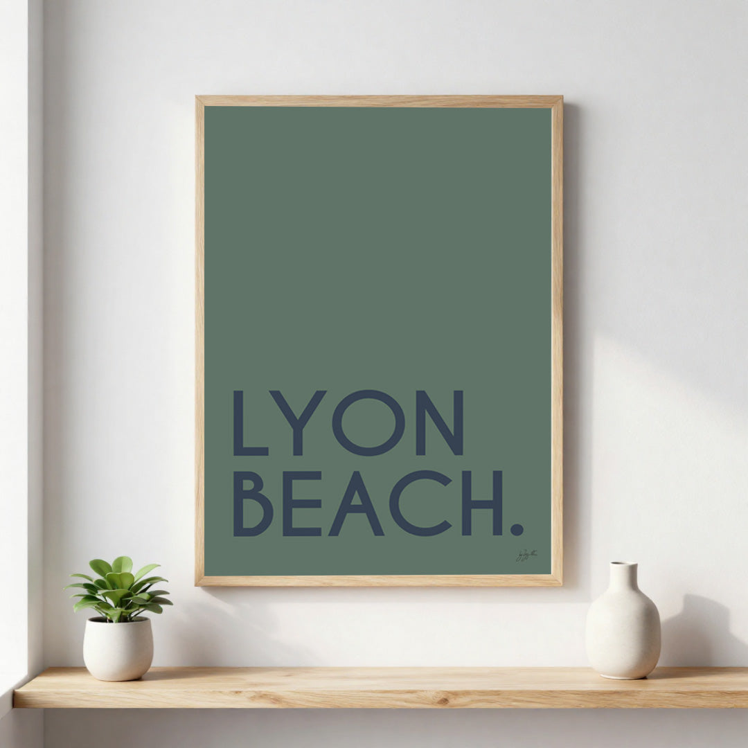 Poster Ville Beach personnalisée avec nom de ville ou plage, décoration murale esprit bord de mer fabriquée en France.
