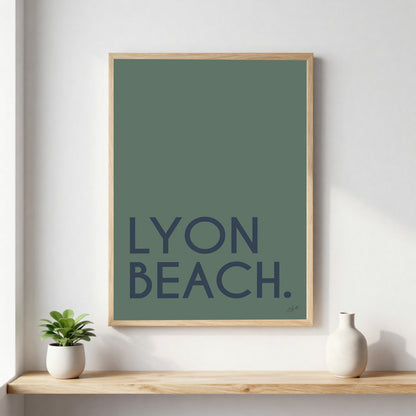 Poster Ville Beach personnalisée avec nom de ville ou plage, décoration murale esprit bord de mer fabriquée en France.
