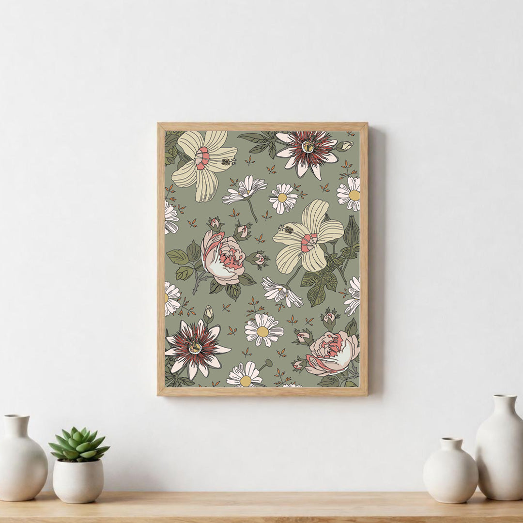 Poster floral représentant un motif de fleurs blanches, pivoines roses et marguerites sur fond bleu, idéale pour une décoration murale élégante et botanique.